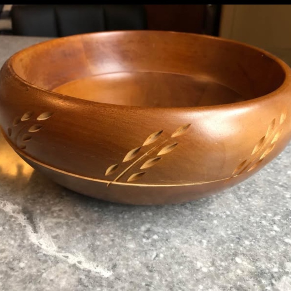 BARIBOCRAFT Wheat Pattern Wooden Bowl - Made in Canada